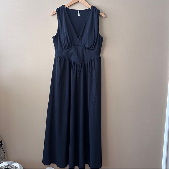 HALARA Dresses & Skirts - Halara Black Sleeveless Maxi Dress, Built-in Bra, Comfy, Sporty, Active